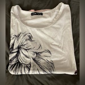Loose cute designed shirt